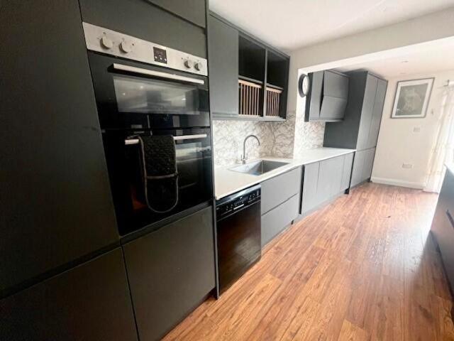 4 Bedroom House To Rent In Deepdale Lane, Derby, DE24