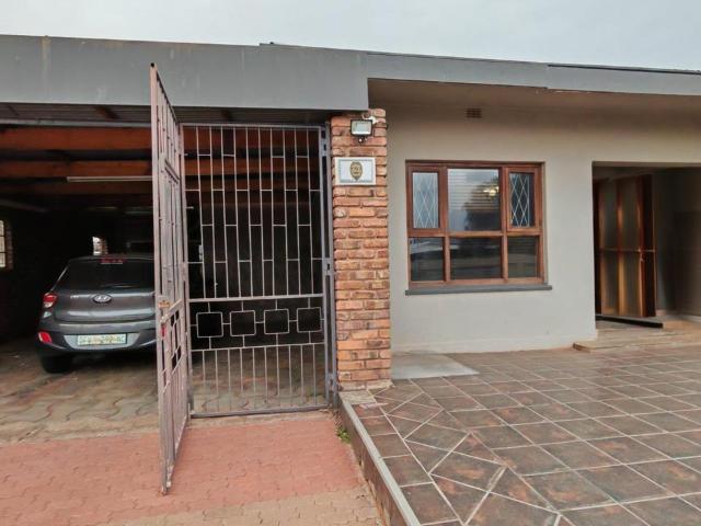 4 Bedroom House to Rent in Die Rand