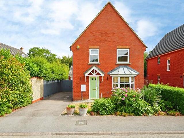 4 Bedroom House To Rent In Dittander Close, Bicester, OX26