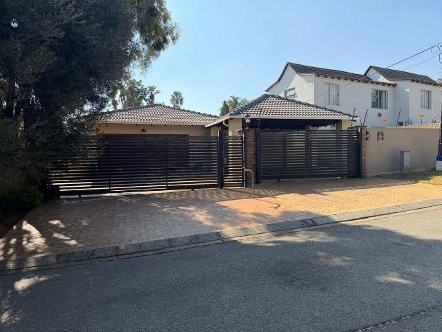 4 Bedroom House to Rent in Douglasdale