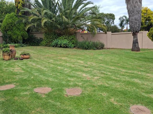 4 Bedroom house to rent in Elarduspark, Pretoria