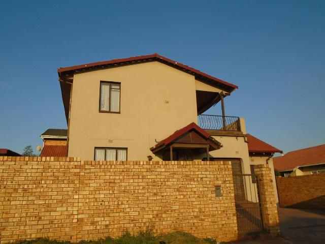 4 Bedroom house to rent in Eldorado Park, Soweto