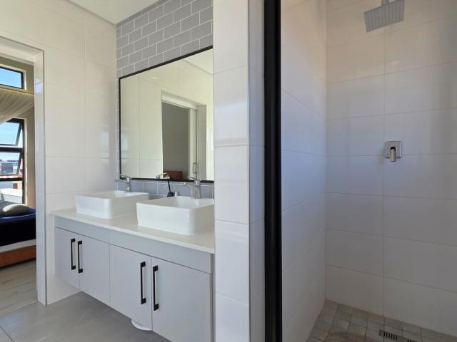 4 Bedroom House To Rent in Fourways
