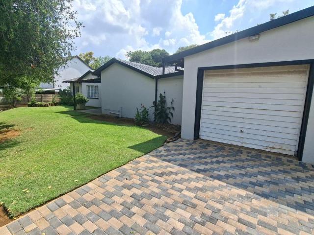 4 Bedroom house to rent in Garsfontein, Pretoria
