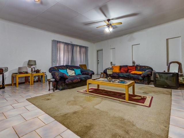4 Bedroom House To Rent in Glen Marais
