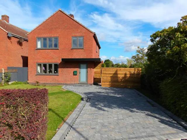 4 Bedroom House To Rent In Hardys Close, Cropwell Bishop, NG12