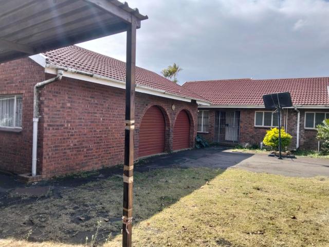 4 Bedroom House To Rent in Hayfields