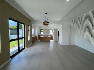 4 Bedroom House To Rent in Helena Heights