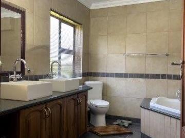 House to rent in Dan Pienaarville - Grill