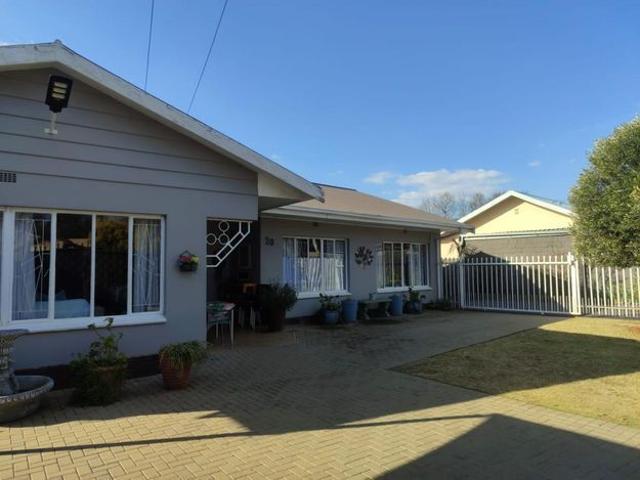 4 Bedroom house to rent in Hospitaalpark, Bloemfontein