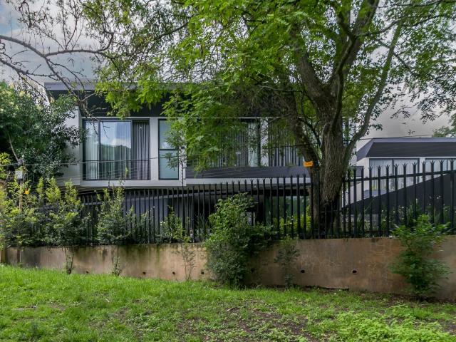 4 Bedroom House To Rent in Hyde Park