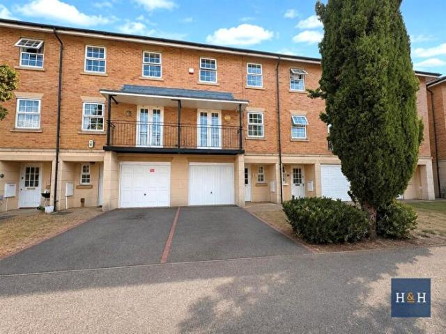 4 Bedroom House To Rent In Johnson Court, Southbridge, NN4