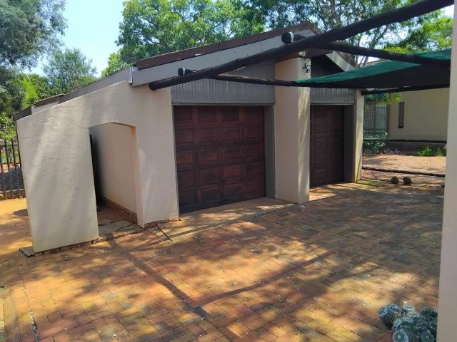 4 Bedroom House To Rent in Kameeldoringpark