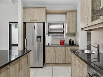 4 Bedroom House To Rent in Kelderhof Country Village