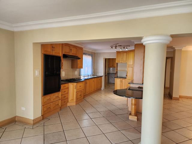 4 Bedroom House To Rent in Kosmos Ridge