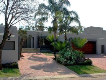 4 Bedroom House to Rent in Kyalami Estate