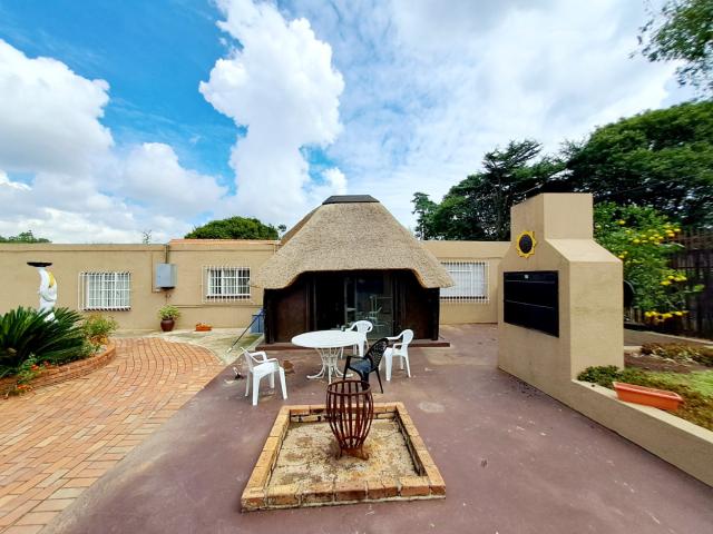 4 Bedroom House To Rent in Lambton