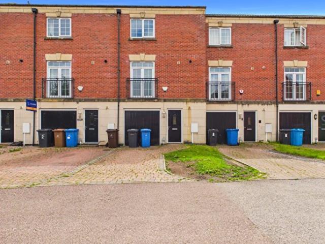 4 Bedroom House To Rent In Lavinia Court, Chellaston, Derby, Derbyshire, DE73