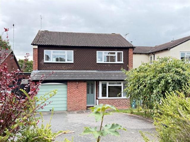 4 Bedroom House To Rent In Lee Close, Warwick, CV34