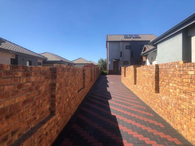 4 Bedroom house to rent in Lion Pride, Randburg