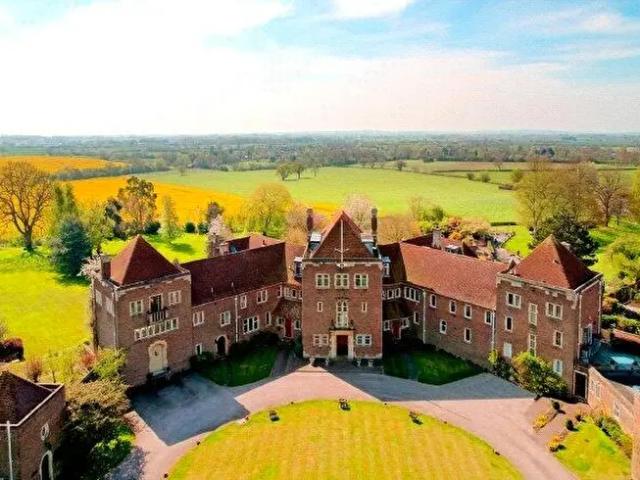 4 Bedroom House To Rent In Little Horwood Manor, Little Horwood, MK17