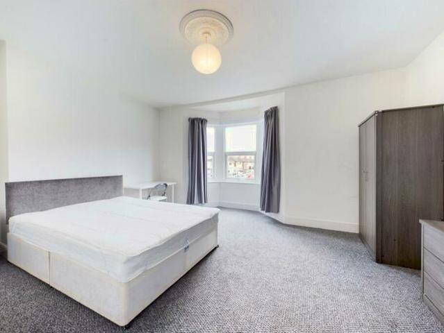 4 Bedroom House To Rent In London Road, Far Cotton, Northampton, NN4