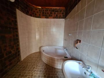 4 Bedroom House To Rent in Meer En See