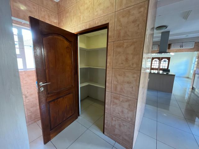 4 Bedroom House To Rent in Midlands Estate