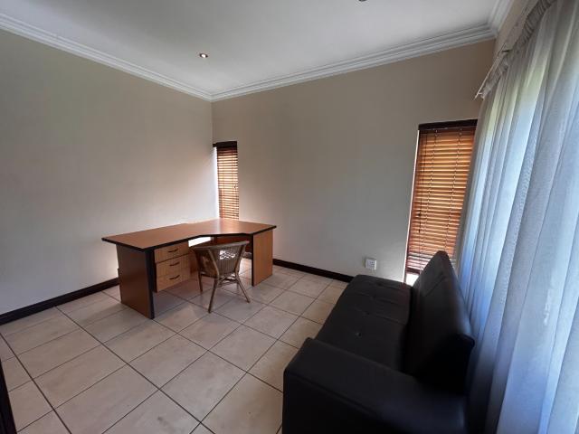 4 Bedroom House To Rent in Midstream Estate