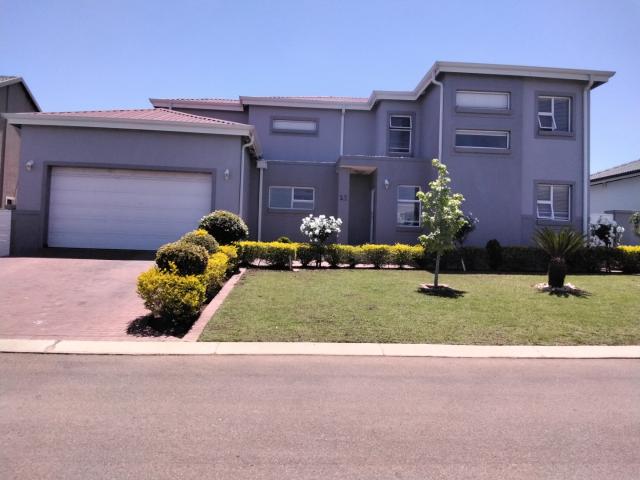 4 Bedroom House To Rent in Midstream Estate