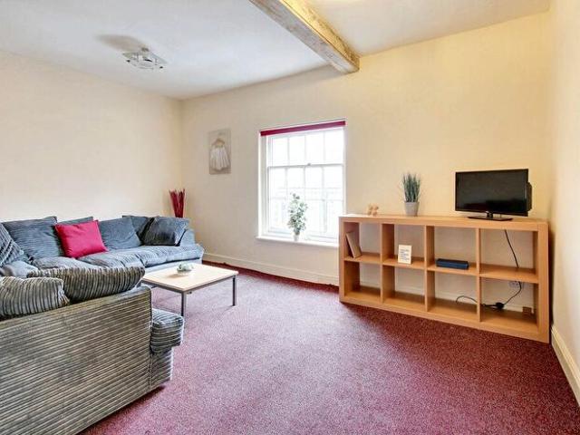 4 Bedroom House To Rent In Millstone Lane, Leicester, LE1