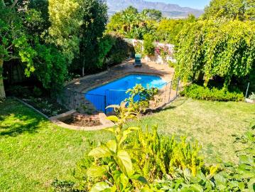 4 Bedroom House To Rent in Montclair