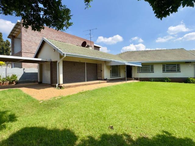 4 Bedroom house to rent in Montgomery Park, Johannesburg