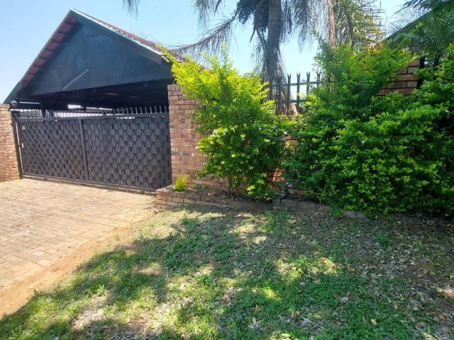 4 Bedroom House to Rent in Mountain View
