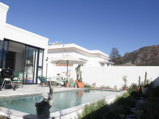 4 Bedroom house to rent in Muizenberg, Cape Town