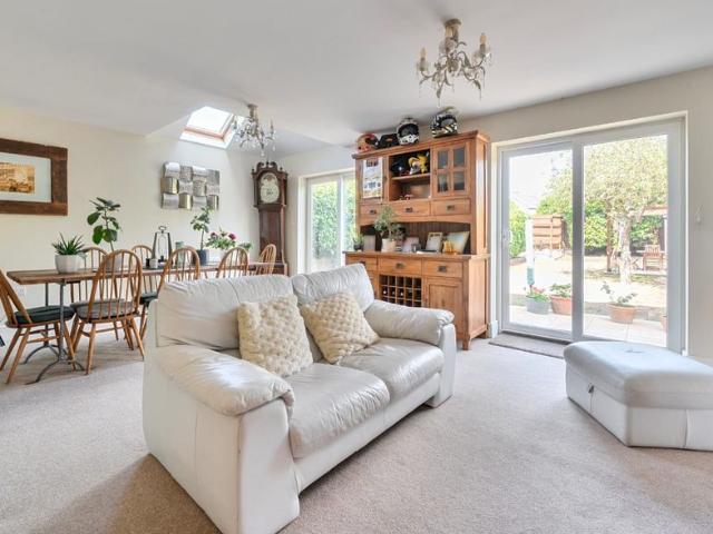 4 Bedroom House To Rent in New Romney