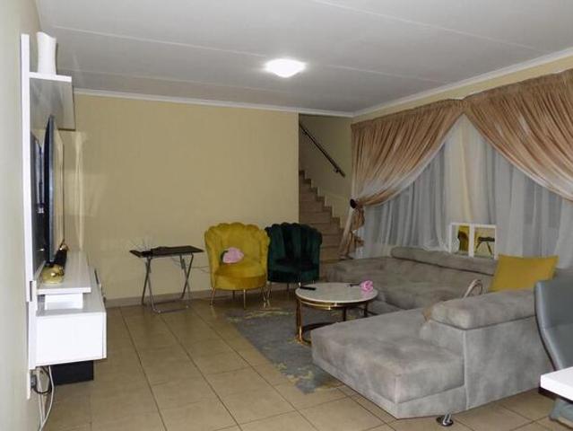 4 Bedroom House to Rent in Noordwyk