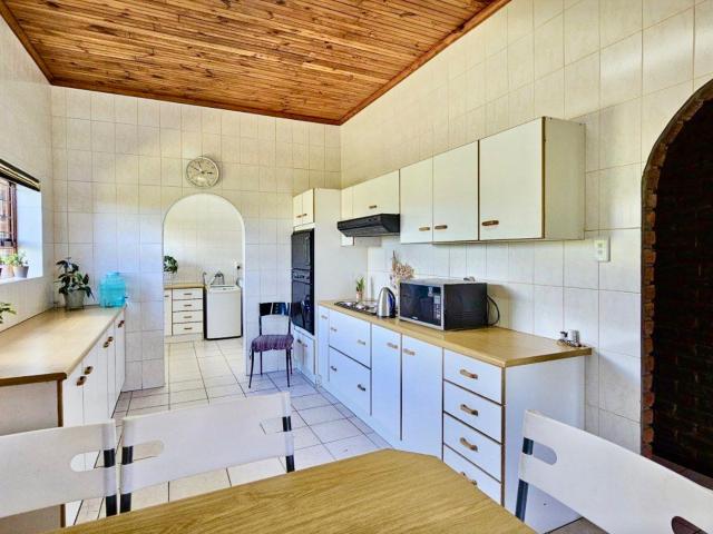 4 Bedroom House To Rent in Noorsekloof