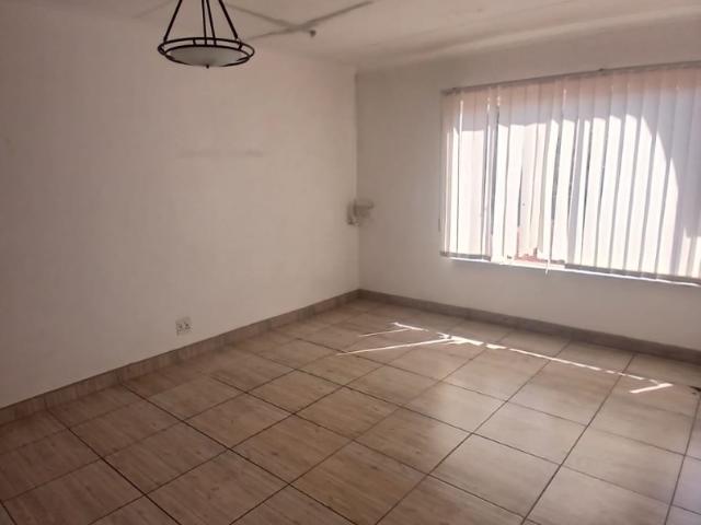 4 Bedroom House To Rent in Oakdene