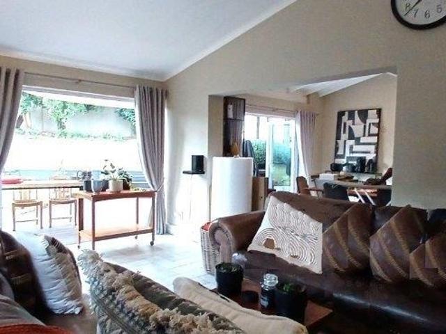 4 Bedroom House To Rent in Parkmore
