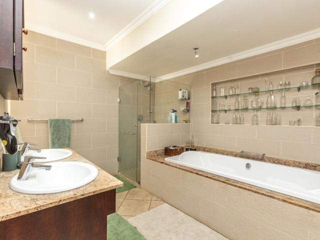 4 Bedroom House To Rent in Randpark Ridge