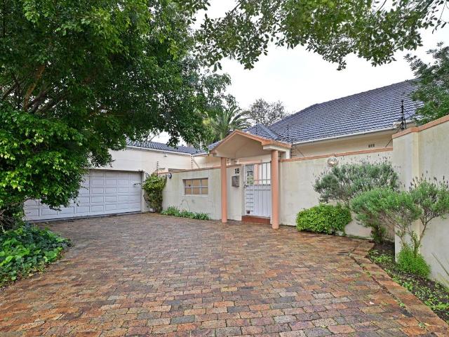 4 Bedroom house to rent in Rondebosch, Cape Town