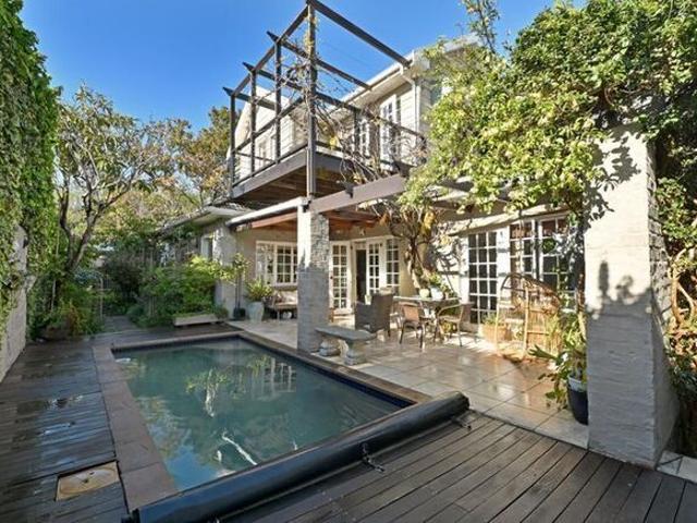 4 Bedroom house to rent in Rondebosch, Cape Town
