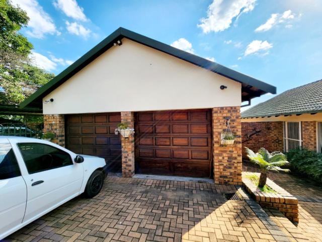4 Bedroom House To Rent in Rooihuiskraal
