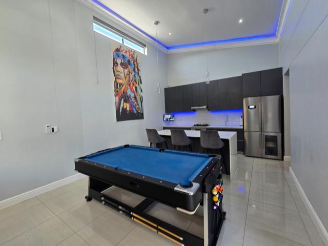 4 Bedroom House To Rent in Sandown