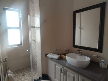4 Bedroom House To Rent in Sandown