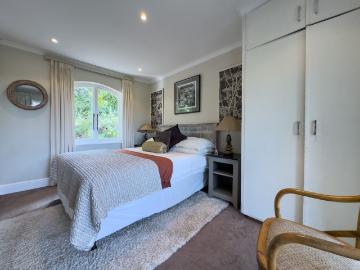 4 Bedroom House To Rent in Seaside Longships