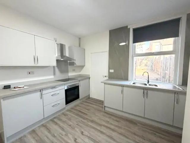 4 Bedroom House To Rent In Sherbrooke Road, Sherwood, NG5