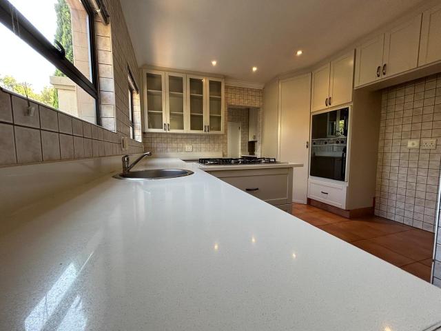 4 Bedroom House To Rent in Silver Lakes Golf Estate