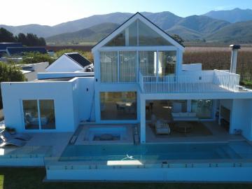 4 Bedroom house rented in Silwerstrand Golf And River Estate, Robertson